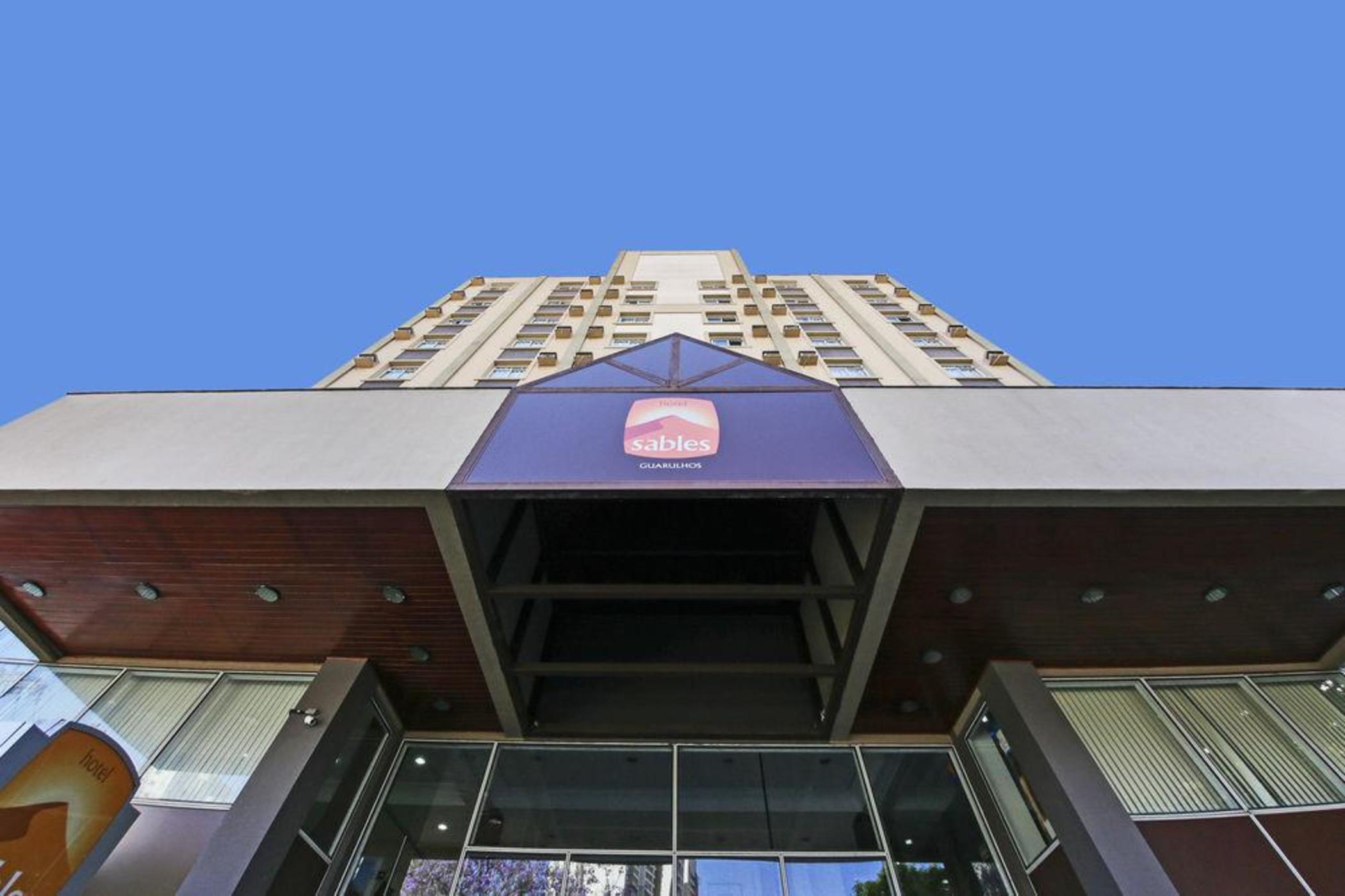 瓜鲁柳斯黑貂酒店 瓜卢流斯 外观 照片