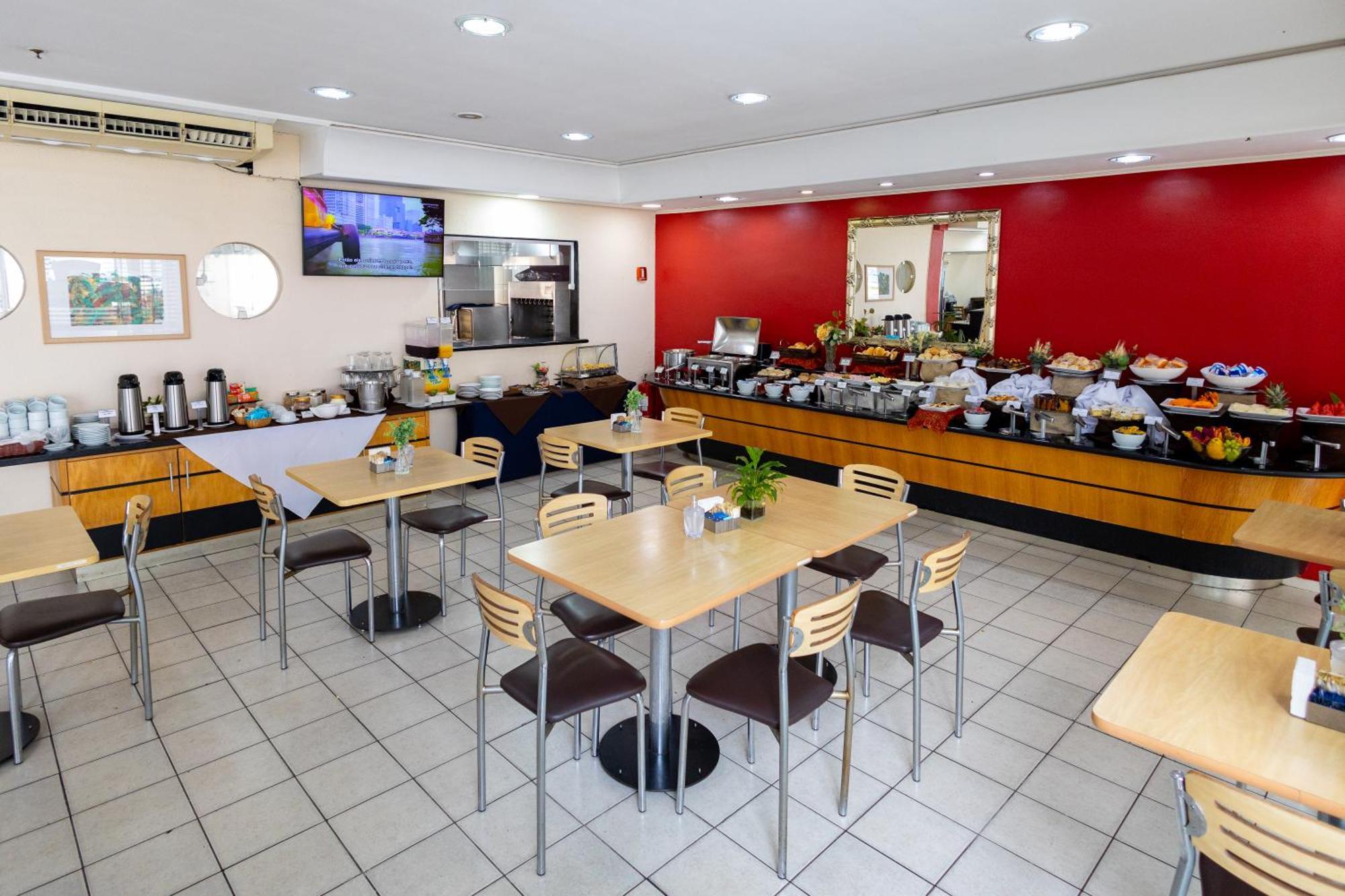 瓜鲁柳斯黑貂酒店 瓜卢流斯 外观 照片